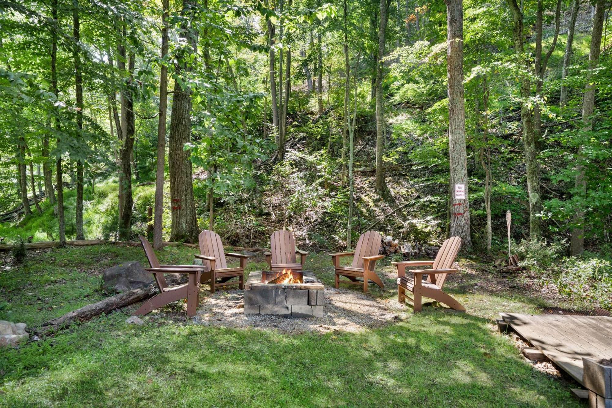 River Access W Hot Tub, Grill, Wifi, & Fire Pit! Lost City Екстер'єр фото